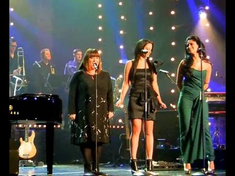 Youtube: Gary Barlow,Tulisa,Nicole Scherzinger & Dawn French ~ Fairytale Of New York (on Text Santa)