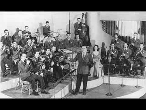 Youtube: "MOONLIGHT SERENADE" BY GLENN MILLER