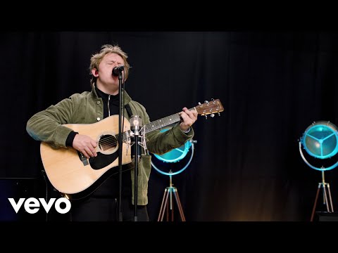 Youtube: Lewis Capaldi - Forever (Amazon Original)