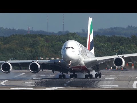 Youtube: Unbelieveable AIRBUS A380 HARD CROSSWIND LANDING during a STORM at Düsseldorf - 4K