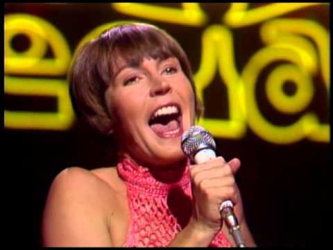 Youtube: Helen Reddy - I Am Woman (1971)