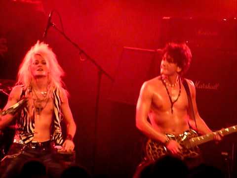 Youtube: KISSIN' DYNAMITE - Addicted To Metal , AFM  Festival 26.11.2011