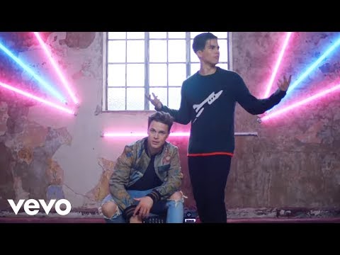 Youtube: Felix Jaehn, Hight, Alex Aiono - Hot2Touch (Official Video)