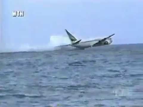 Youtube: Plane crashes into the ocean +16 !