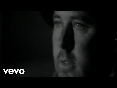 Youtube: Vince Gill - Blue Christmas (Official Music Video)