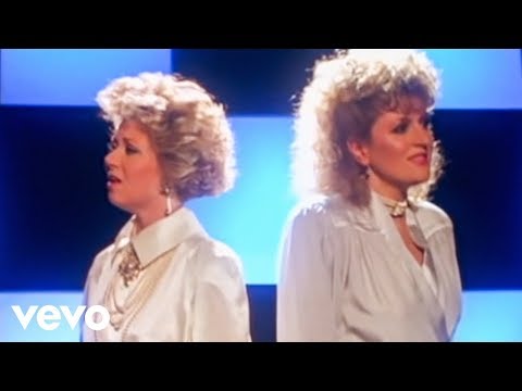 Youtube: Elaine Paige, Barbara Dickson - I Know Him So Well "From CHESS"
