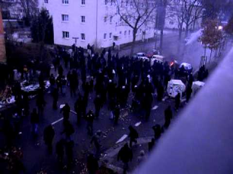 Youtube: Dresden Block 2011 - Antifa vs Polizei