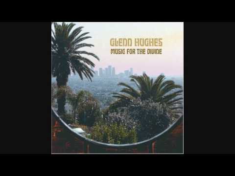 Youtube: Glenn Hughes - Steppin' on