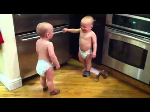 Youtube: Video  Babys unterhalten sich - baby redet baby zwillinge baby suess twins