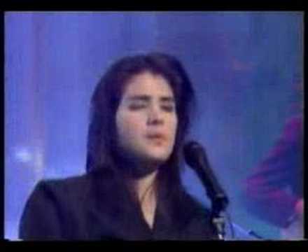 Youtube: Tanita Tikaram - Twist in my Sobriety