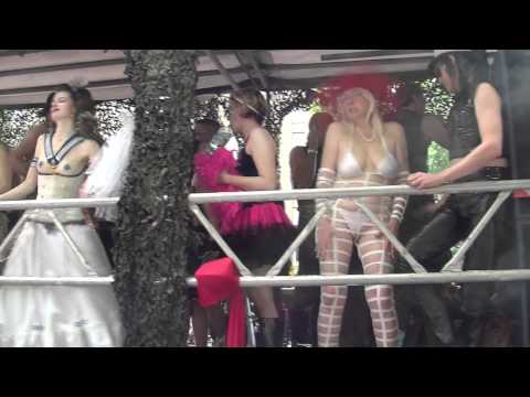 Youtube: Christopher-Street-Day 2009 in Berlin-KitKatclub-Wagen