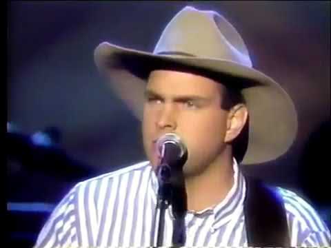 Youtube: Garth Brooks - If Tomorrow Never Comes (live 1989)