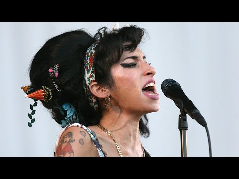 Youtube: Amy Winehouse - Wake Up Alone