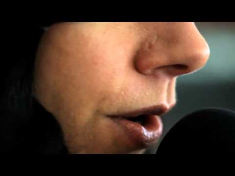 Youtube: PJ Harvey - Written On the Forehead HD