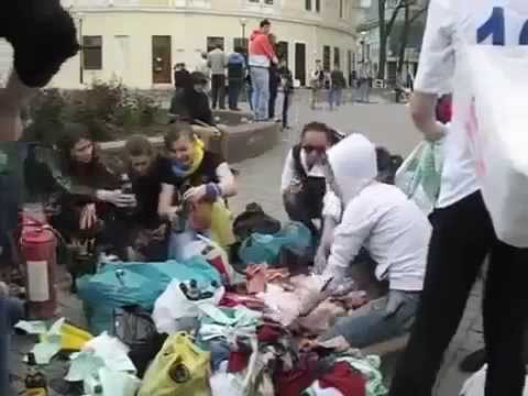 Youtube: Odessa. Ukraine Girls Mix Molotov Cocktails (02.05.2014)