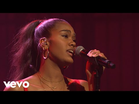 Youtube: Amber Mark - Love Me Right (Live On Late Night With Seth Meyers/2018)
