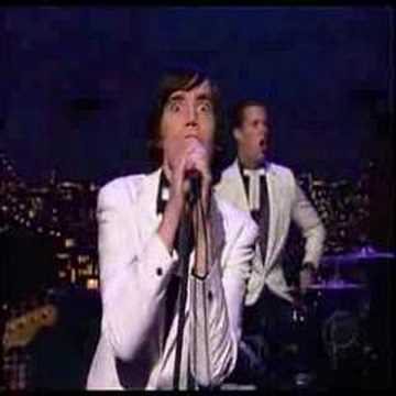 Youtube: The Hives - Live (Letterman) - Walk Idiot Walk