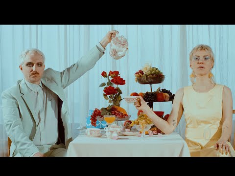 Youtube: TRÄNEN - Stures dummes Herz (Official Video)