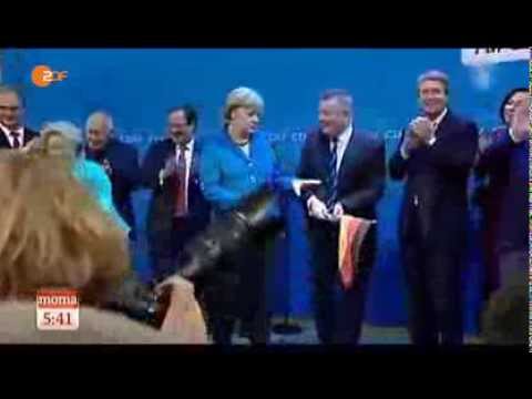 Youtube: Angela Merkel wirft Deutschland-Fahne weg 22.09.2013