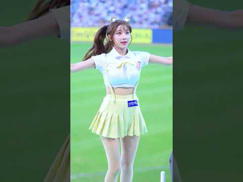 Youtube: 'BAAM' part.01 파닥몬 이주은(Lee Ju-Eun[李珠珢])치어리더
