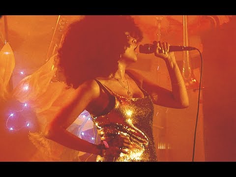Youtube: Iris Gold - Wow (Official video)