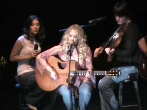 Youtube: Carrie Underwood - Guns n' Roses' "Patience" (live @ Azalea Festival 2006)