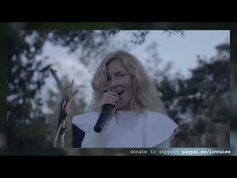 Youtube: ionnalee iamamiwhoami; KONSERT (live 2020)