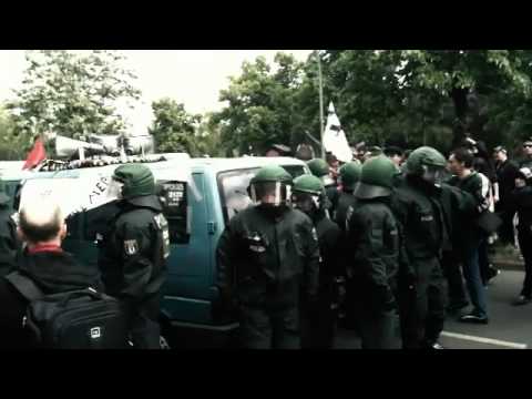 Youtube: Kreuzberg verhindert Nazi Aufmarsch - DUKES "Fuck You"