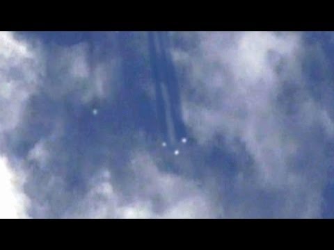 Youtube: Supersonic UFO fleet Destroys Clouds in Daylight, Feb 2014
