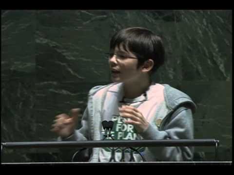 Youtube: Children call at the UN for a common fight for their future - Felix Finkbeiner is speaking(en,fr,de)