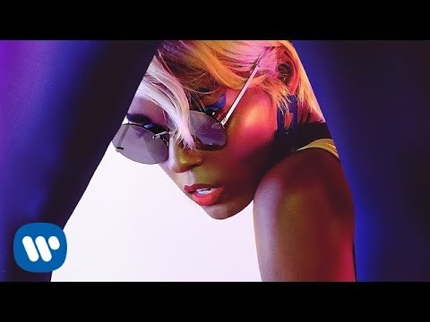 Youtube: Janelle Monáe – Make Me Feel [Official Music Video]