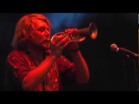 Youtube: LaBrassBanda Live - Autobahn @ Sziget 2012