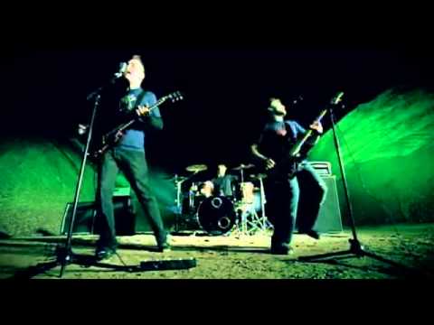 Youtube: Three Days Grace - I Hate Everything About You (Official Music Video)