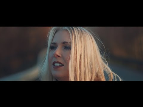 Youtube: Daniela Lorenz / Schalt´ dein Radio ein / Der offizielle Videoclip