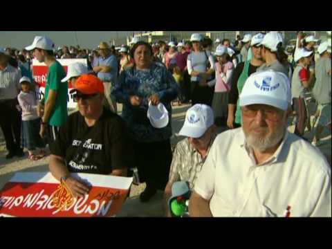 Youtube: Israeli settlers push further into Palestinian land - 8 Sept 09