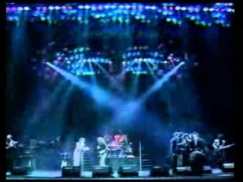 Youtube: Zucchero & Toni Childs - Many Rivers To Cross (Live Kremlin 1991).avi