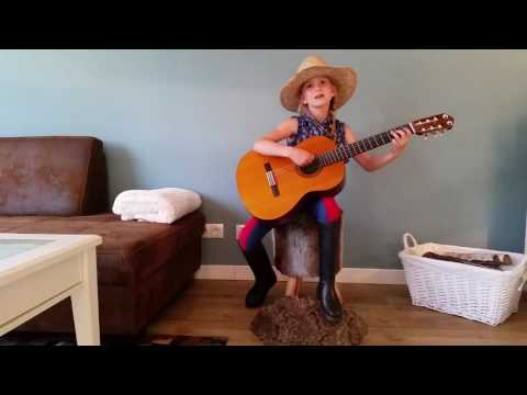 Youtube: Bibi & Tina " Ich bleib hier " Gitarre Lilly Rubina 7 Jahre