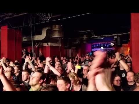 Youtube: Dritte Wahl - Fliegen LIVE M.A.U.-Club in Rostock 28.12.2014