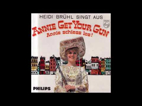 Youtube: Heidi Brühl  -  Am Schießeisen beißt keiner an  1961