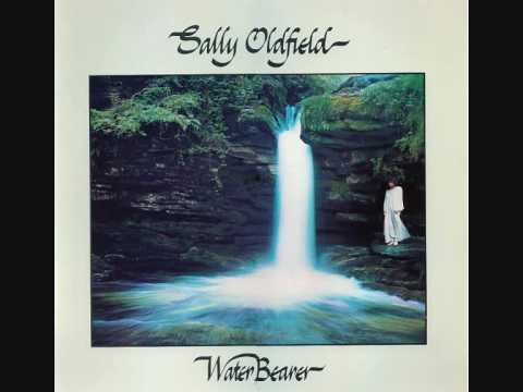 Youtube: Sally Oldfield - Mirrors