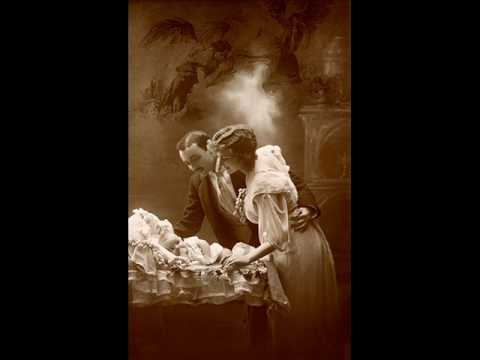 Youtube: Victorian Spirit Photography 2 - Seances, Mediums and Ectoplasm - Ghosts I - 1