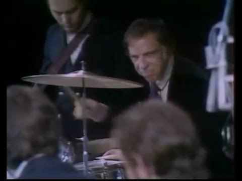 Youtube: Buddy Rich drum solo par excellence Paris 1971