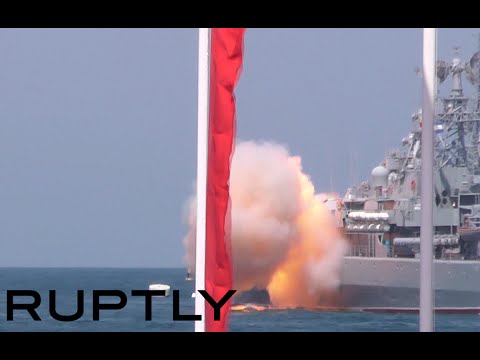 Youtube: Rocket crashes during naval parade in Sevastopol