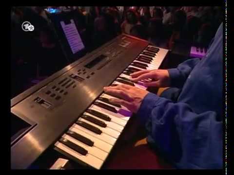 Youtube: Randy Crawford │Holding back the years