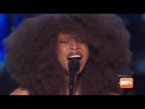 Youtube: Erykah Badu Tribute To Chaka Khan - Whatcha Gonna Do For Me