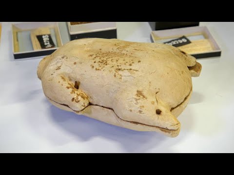 Youtube: Ancient Egyptian Tombs Were Crammed Full of Snacks