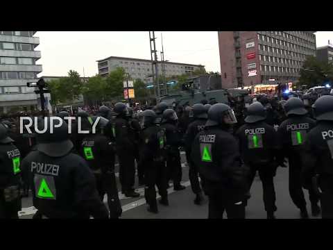 Youtube: LIVE: Protests continue in Chemnitz following anti-migrant march