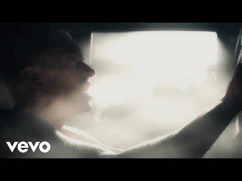 Youtube: Eminem - Beautiful Pain (Music Video)  ft. Sia