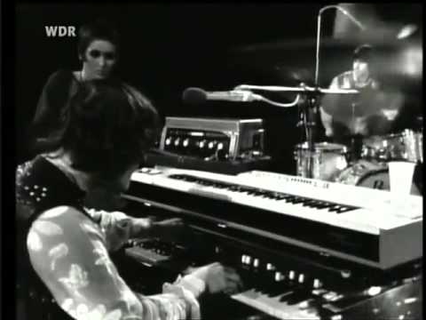Youtube: Julie Driscoll Brian Auger & Trinity: Season of the Witch- Live