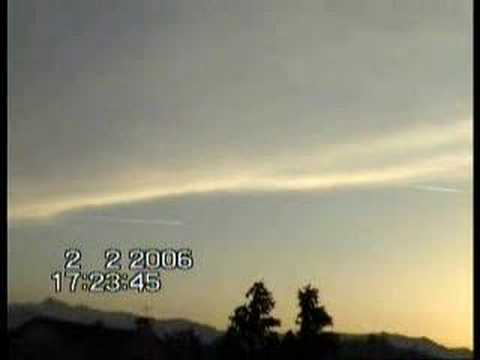 Youtube: scie chimiche - chemtrails  cuneo italy - 31 gen / 12 feb 06
